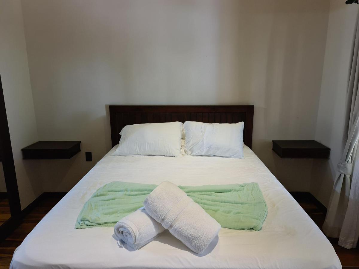 Hona Beach Hotel Dominical Værelse billede